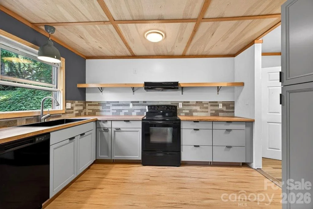 Photo of 147 Longview Drive