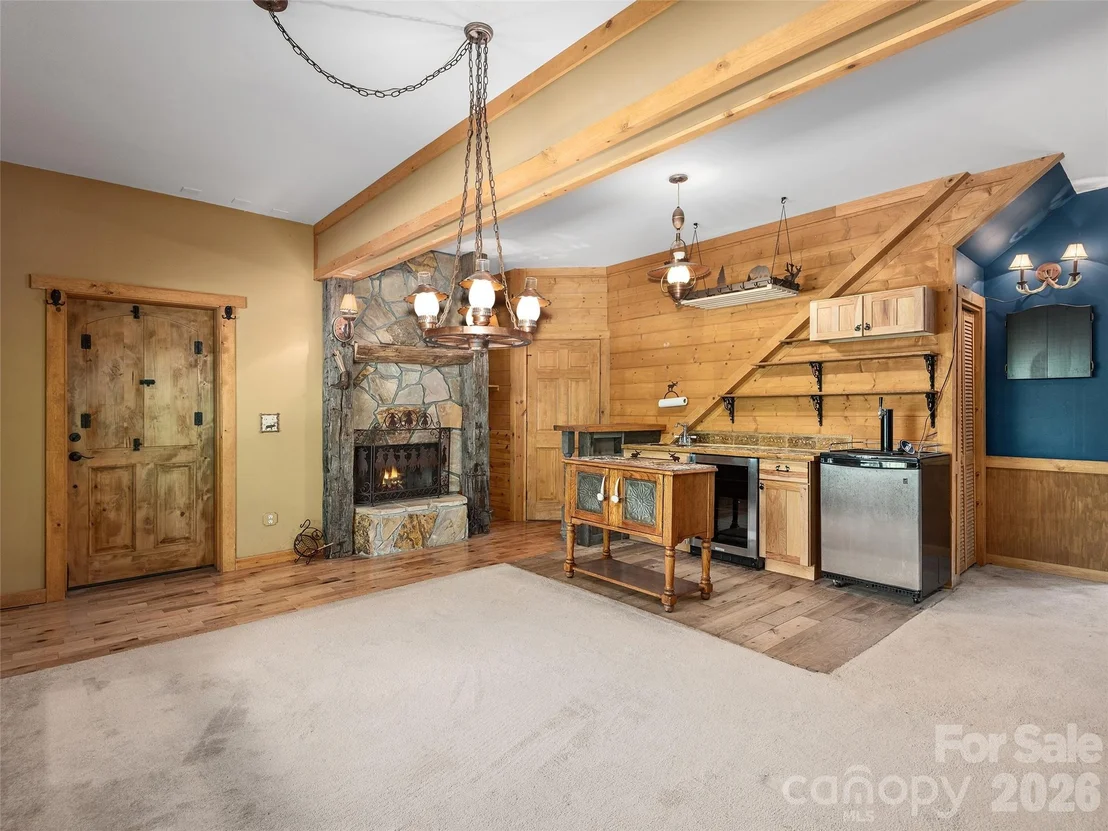 Photo of 413 Green Hills Road