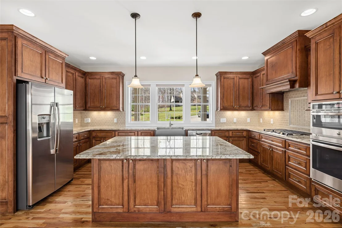 Photo of 490 Mapleton Lane