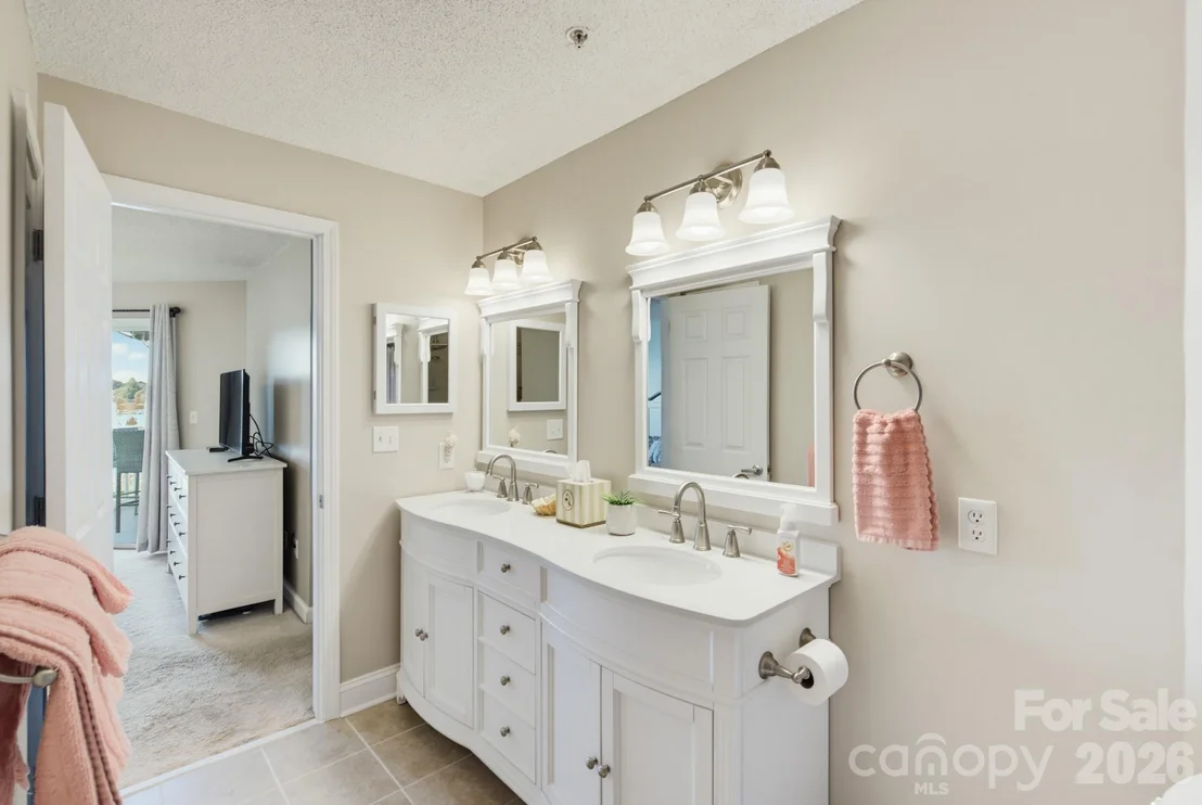 Photo of 1338 Torrence Circle