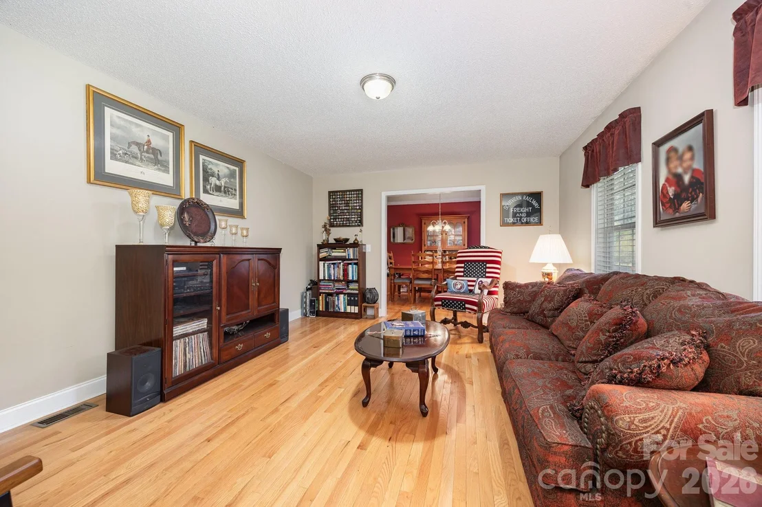 Photo of 715 Candlewick Drive