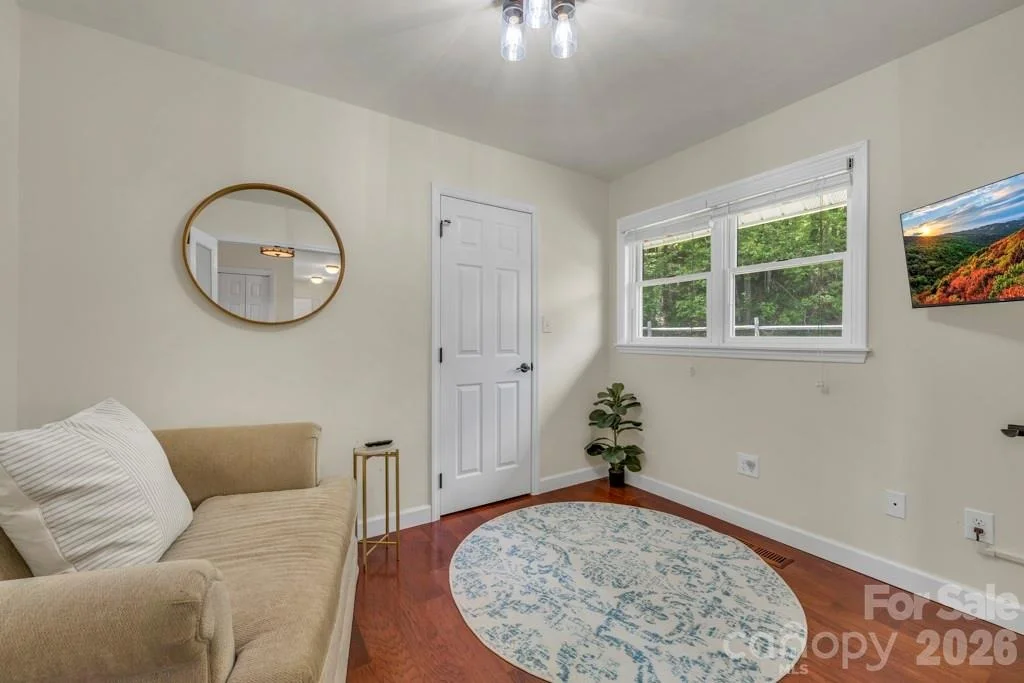 Photo of 784 Alpine Drive
