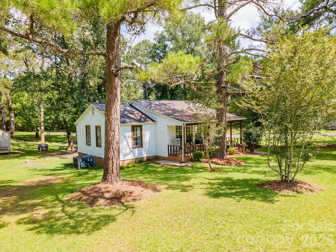Photo of 1929 John Everall Road