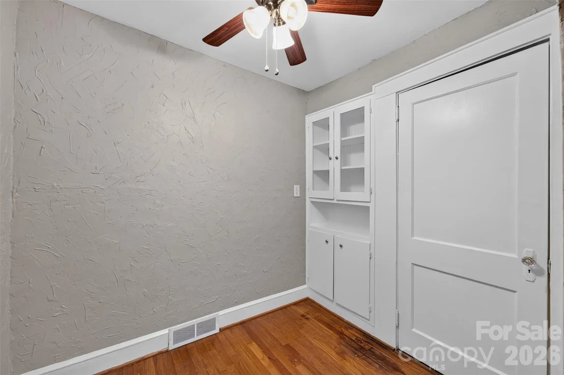 Photo of 1829 3rd Street NE