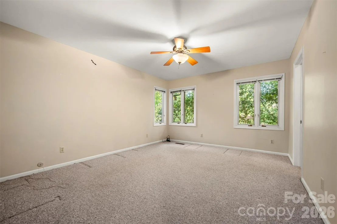 Photo of 176 Fox Run Lane