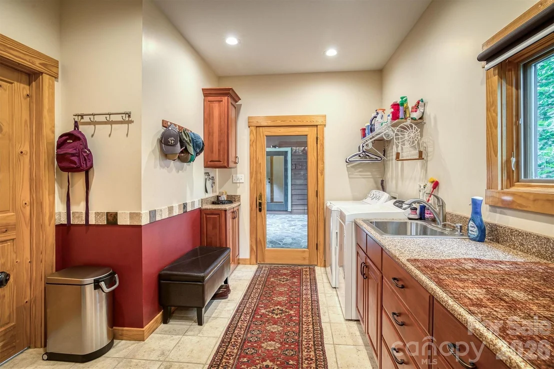 Photo of 5162 Beech Bluff Drive