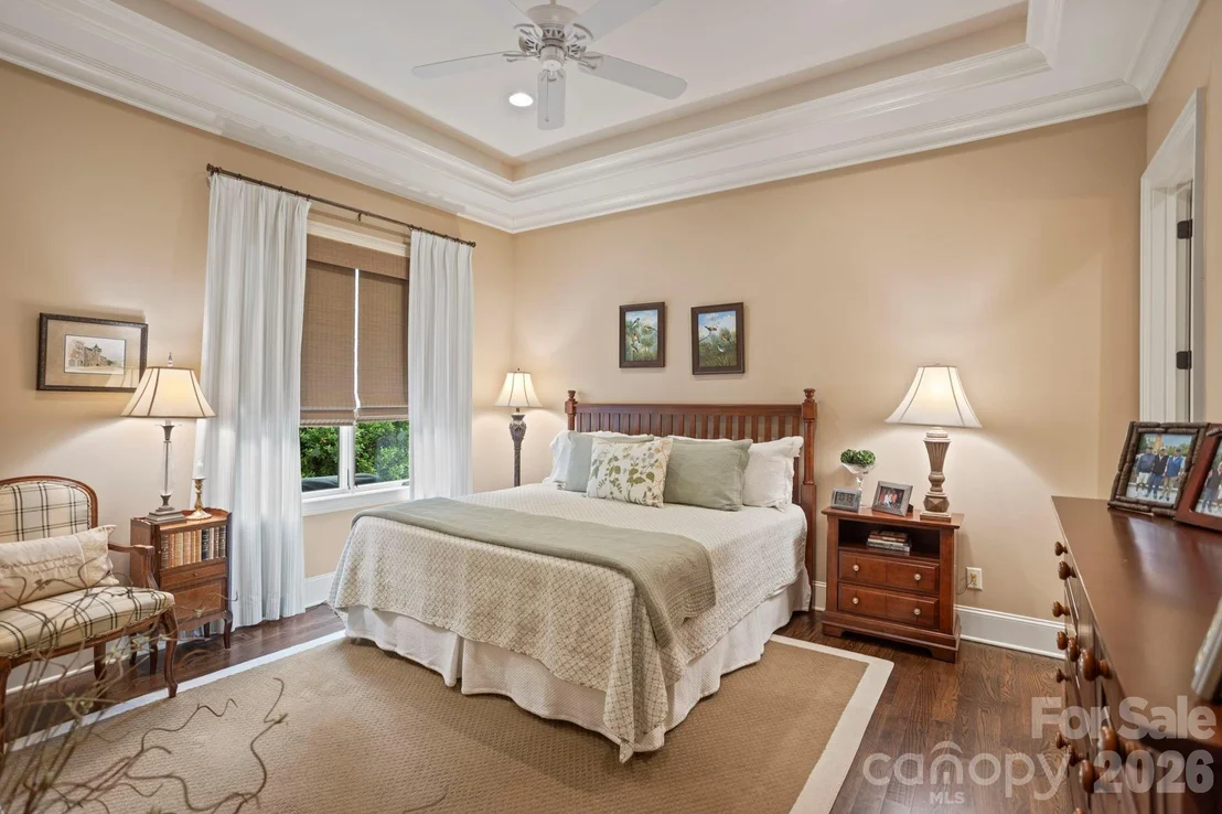 Photo of 390 Shipman Parkway