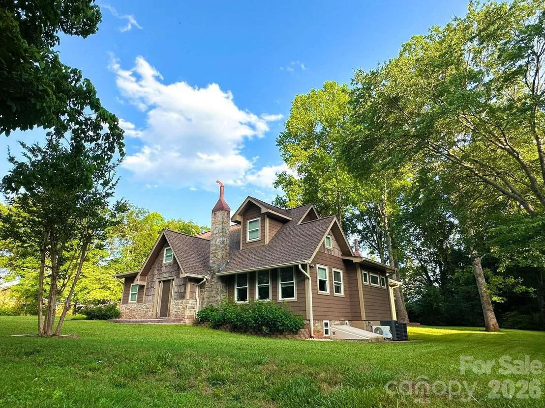 Photo of 141 Carnegie Road
