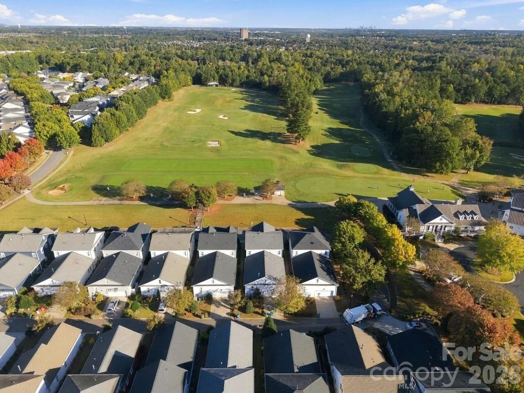 Photo of 720 Loretto Lane