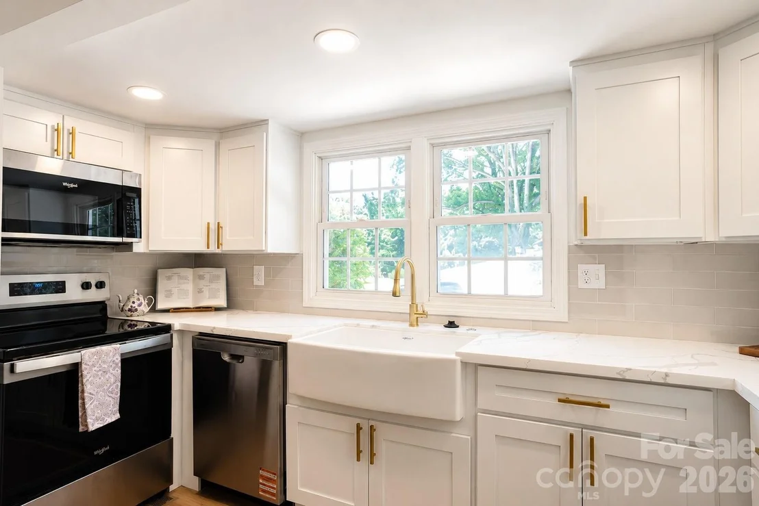 Photo of 811 Markham Road