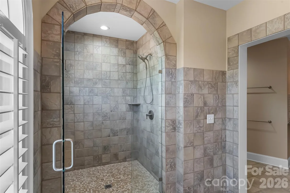 Photo of 1090 Pearidge Road