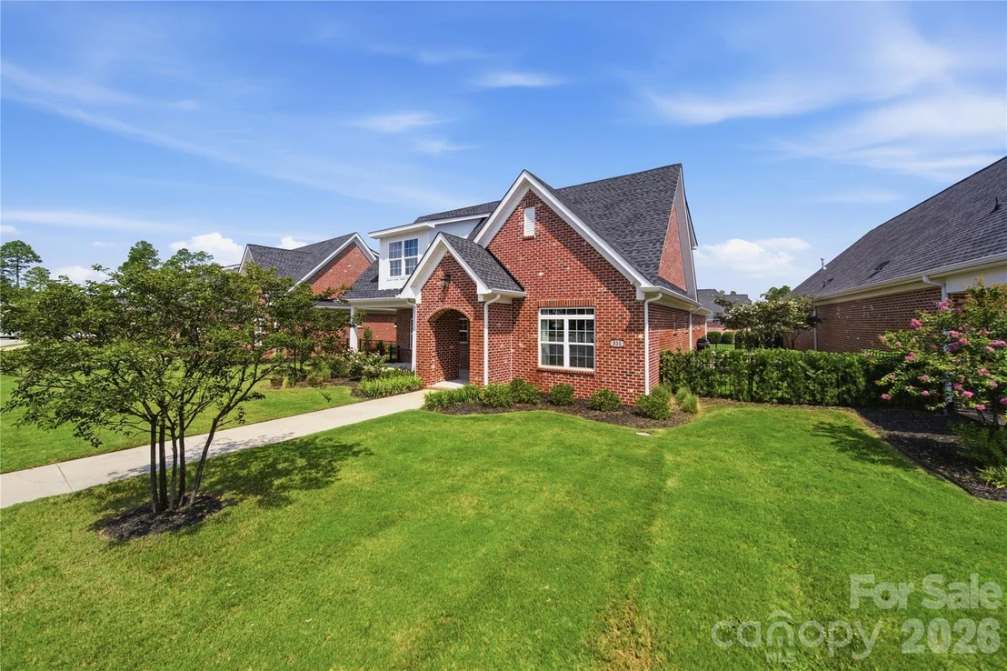 Photo of 531 Buckview Lane