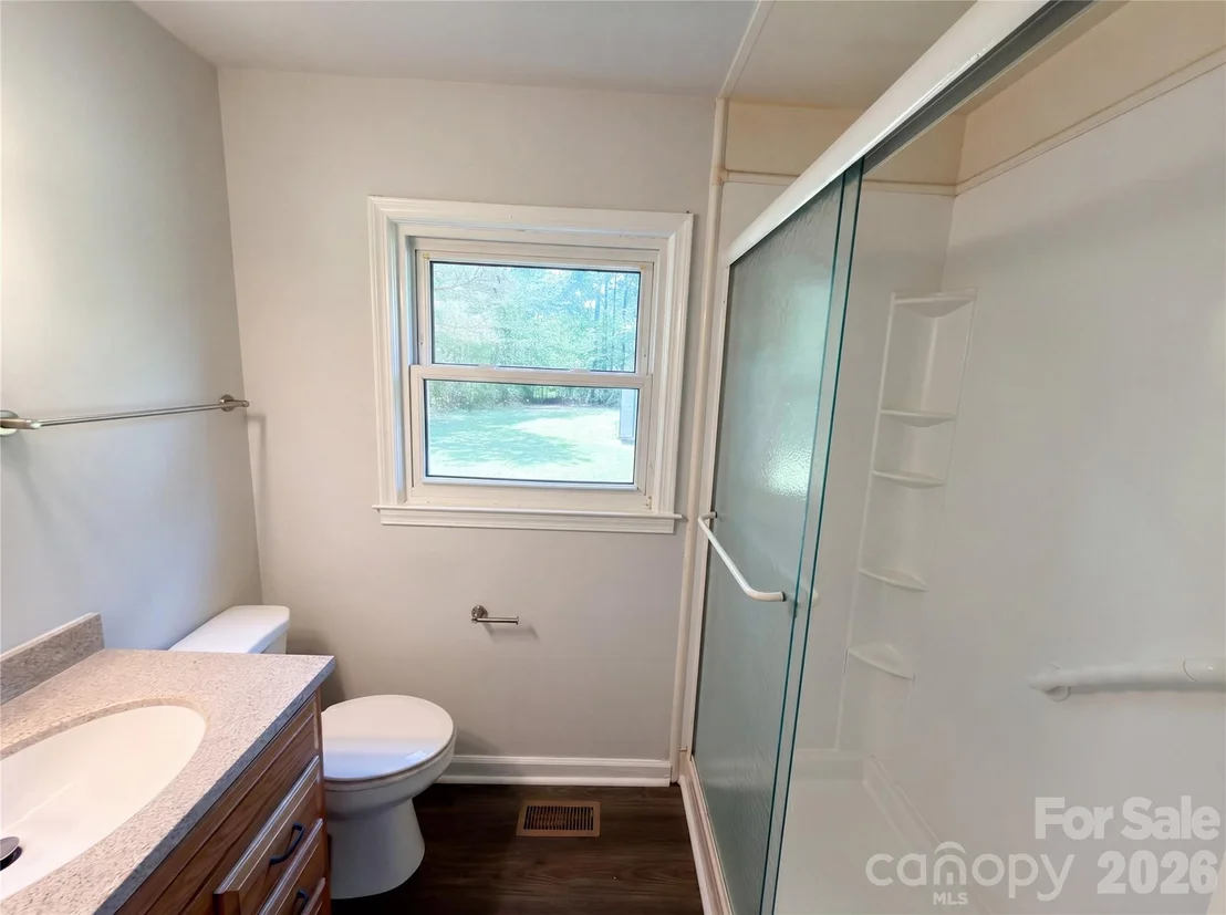 Photo of 2155 Airdale Road