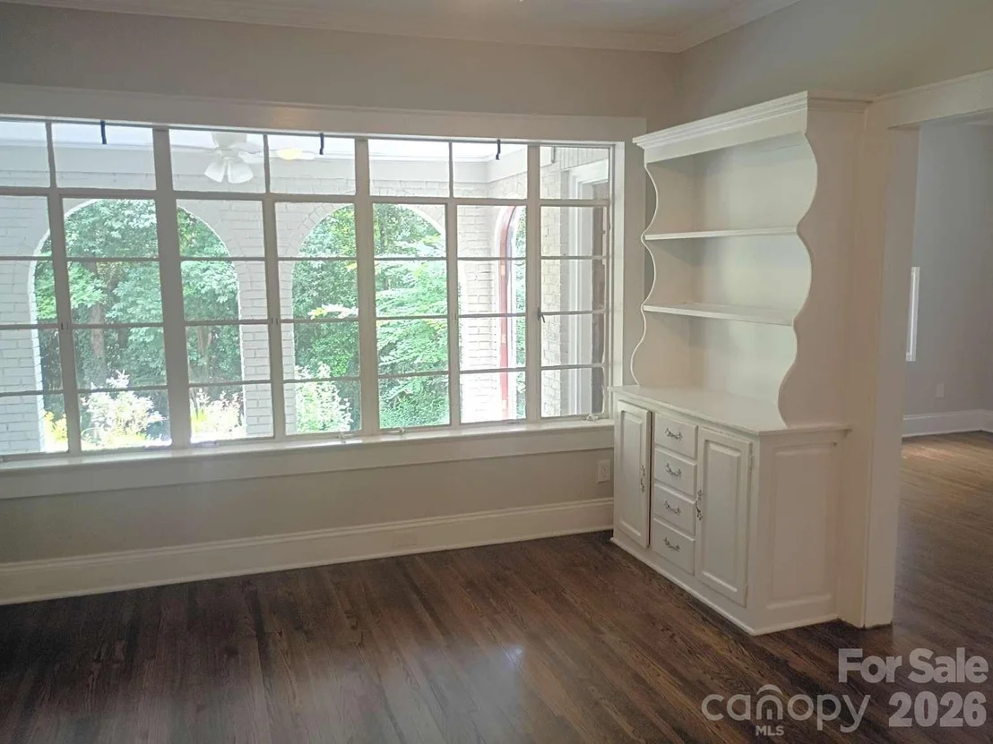 Photo of 403 N Cannon Boulevard