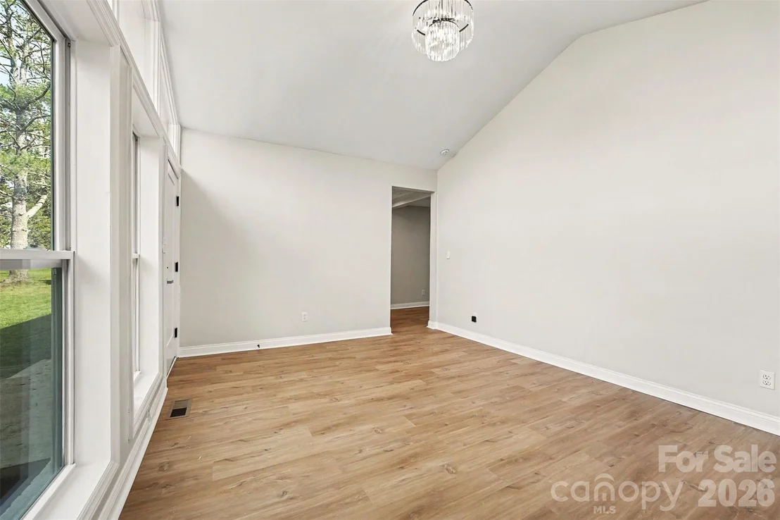 Photo of 1902 19th Avenue NE
