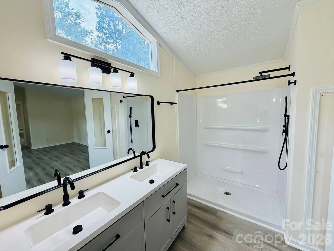Photo of 329 Kyzer Road
