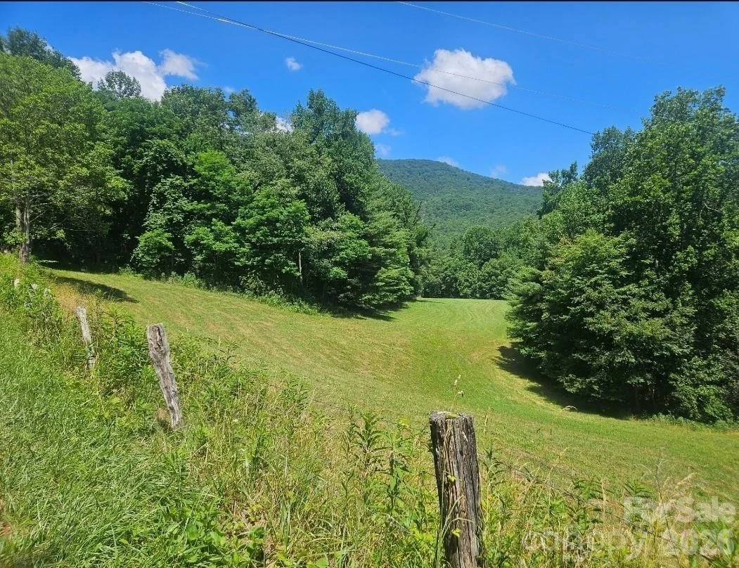 Photo of 886 Hanging Rock Road