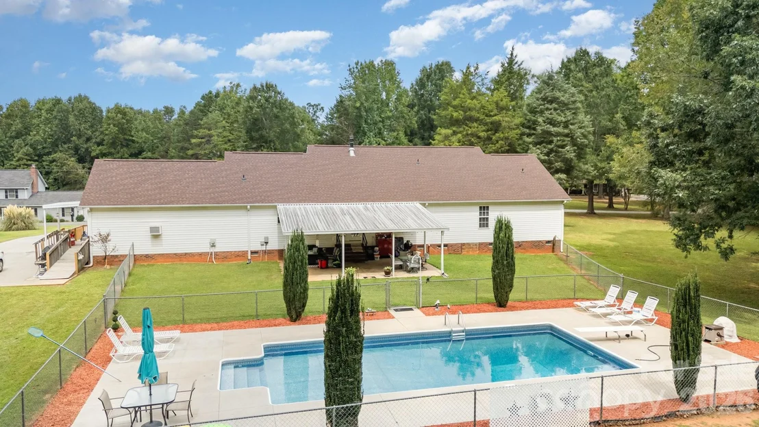 Photo of 715 Candlewick Drive