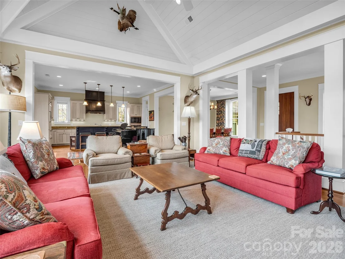 Photo of 565 Chestertown Drive