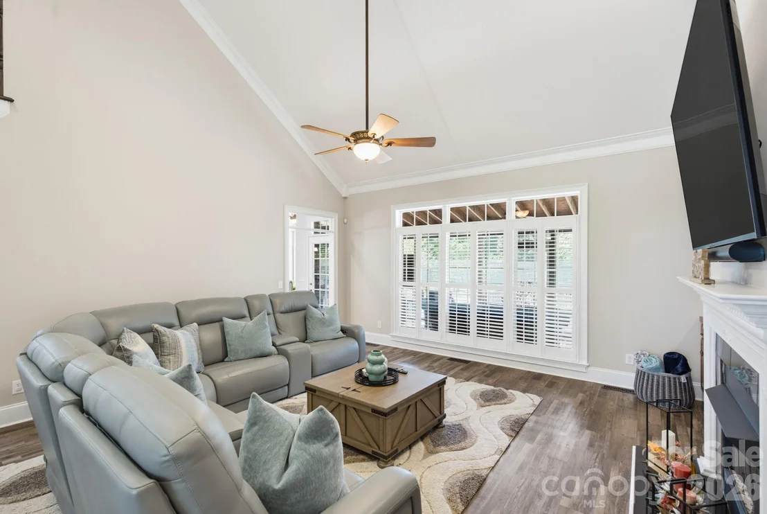 Photo of 1177 Springlake Road