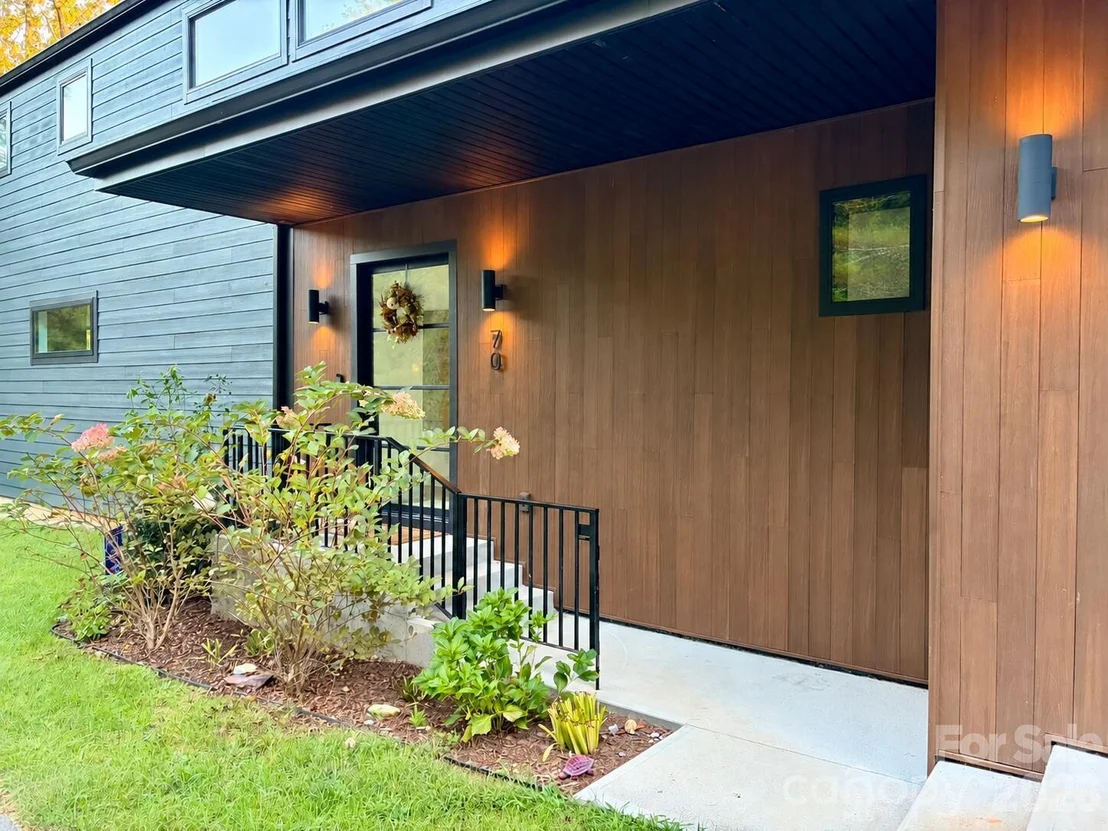 Photo of 70 Knobby Lane