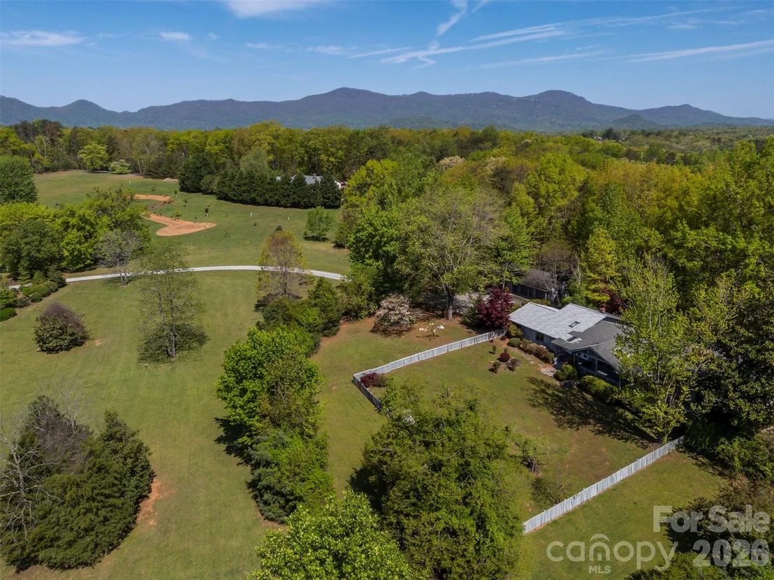 Photo of 176 Fox Run Lane
