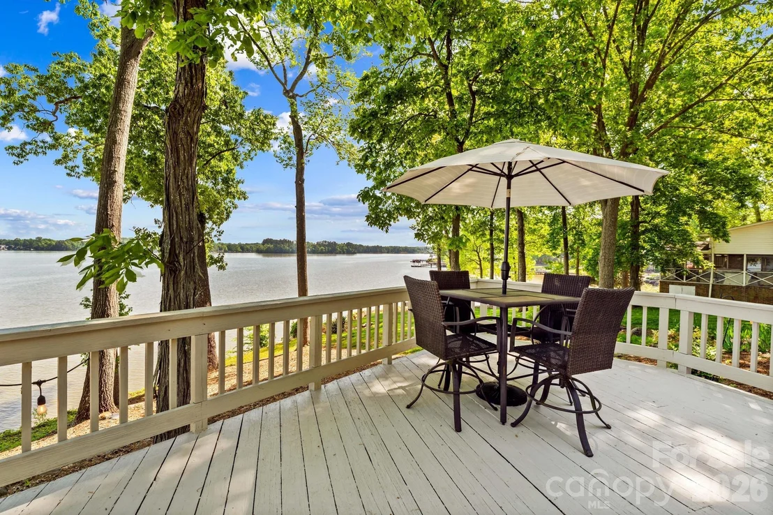 Photo of 395 Rendleman Drive