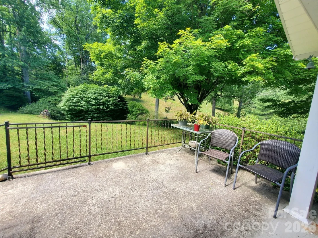 Photo of 886 Hanging Rock Road