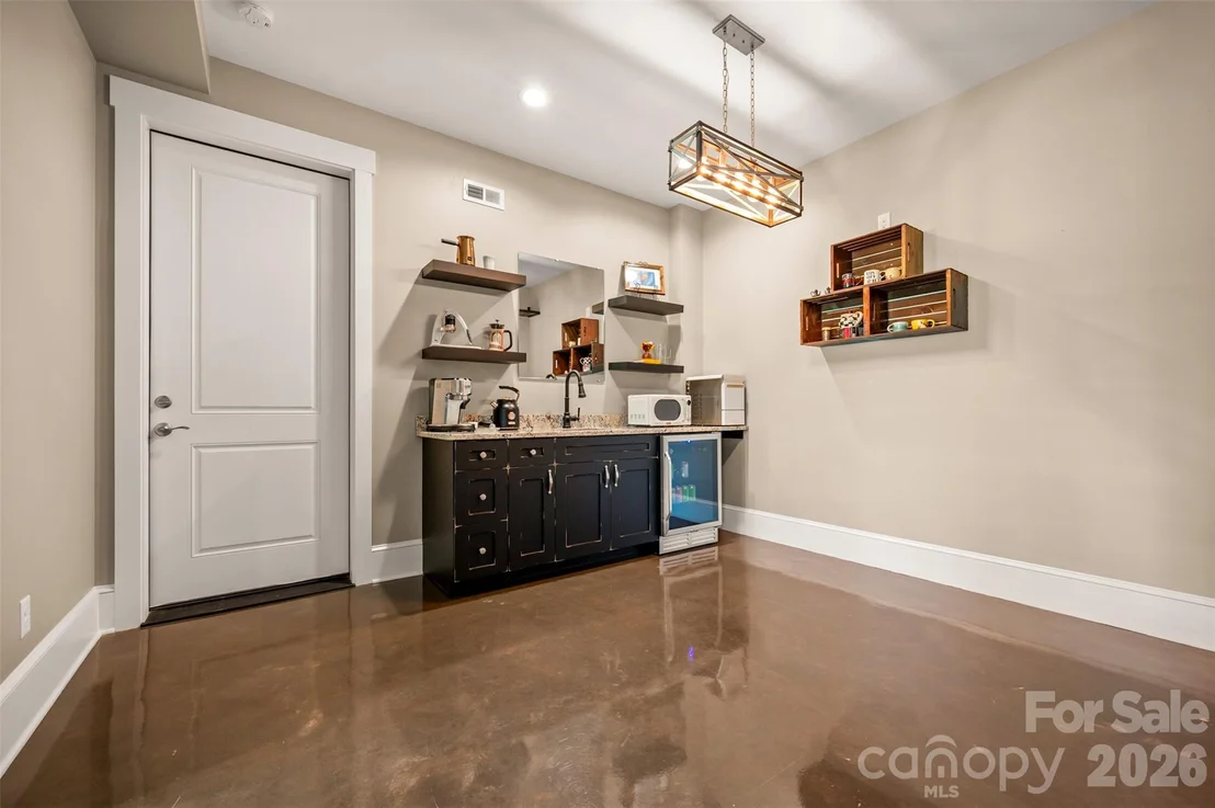 Photo of 398 Mapleton Lane