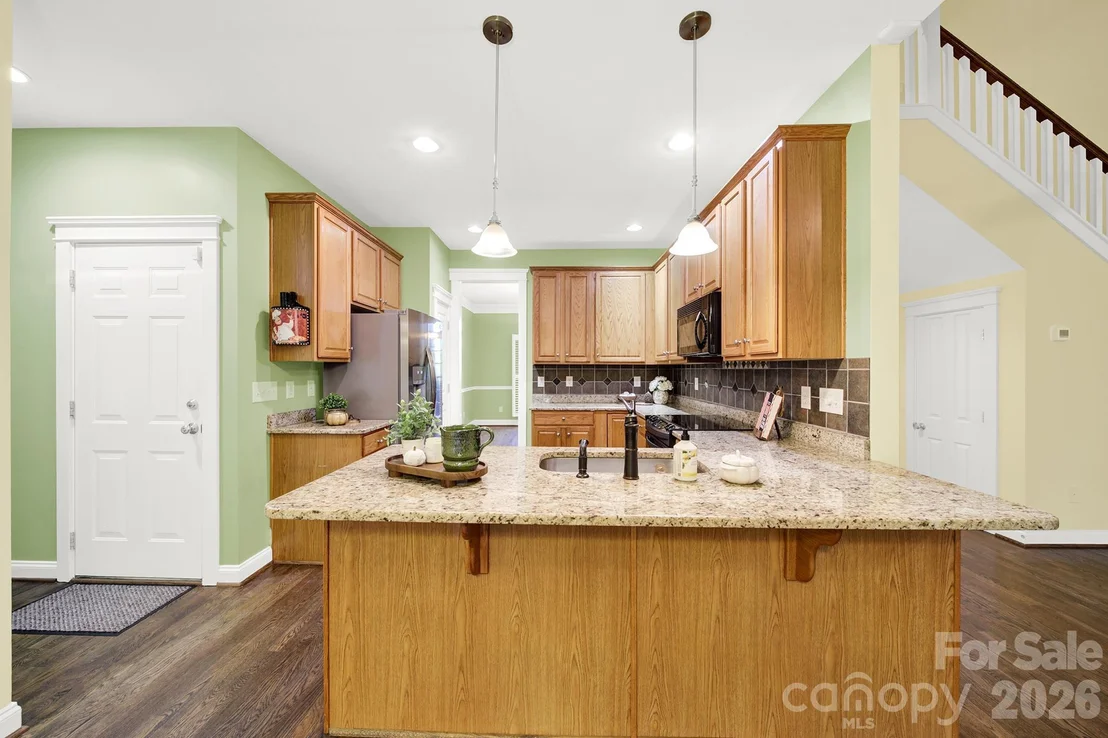 Photo of 1512 Calvin Hal Road