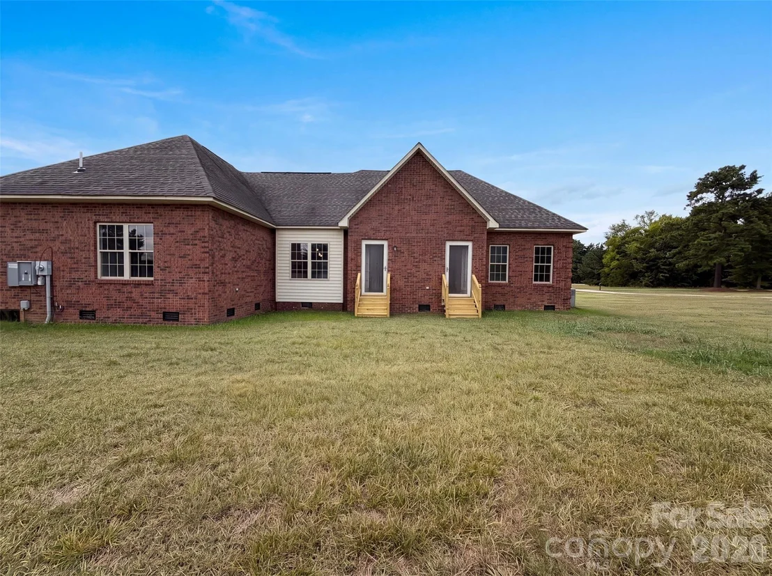 Photo of 972 Darby Road