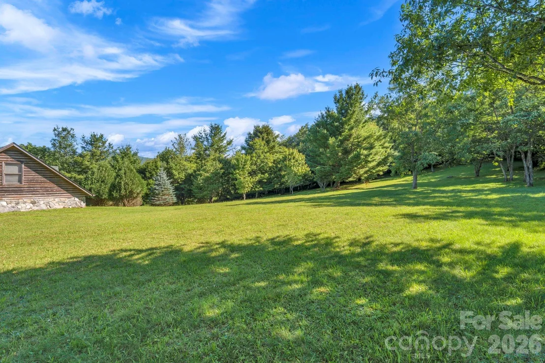 Photo of 525 Schoolhouse Ridge
