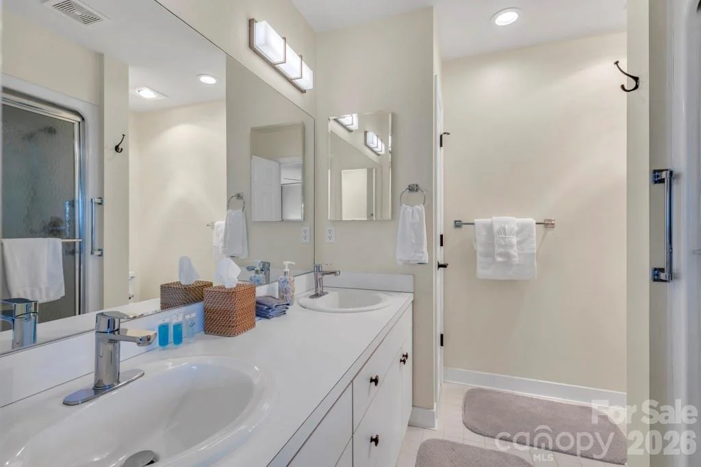 Photo of 784 Alpine Drive