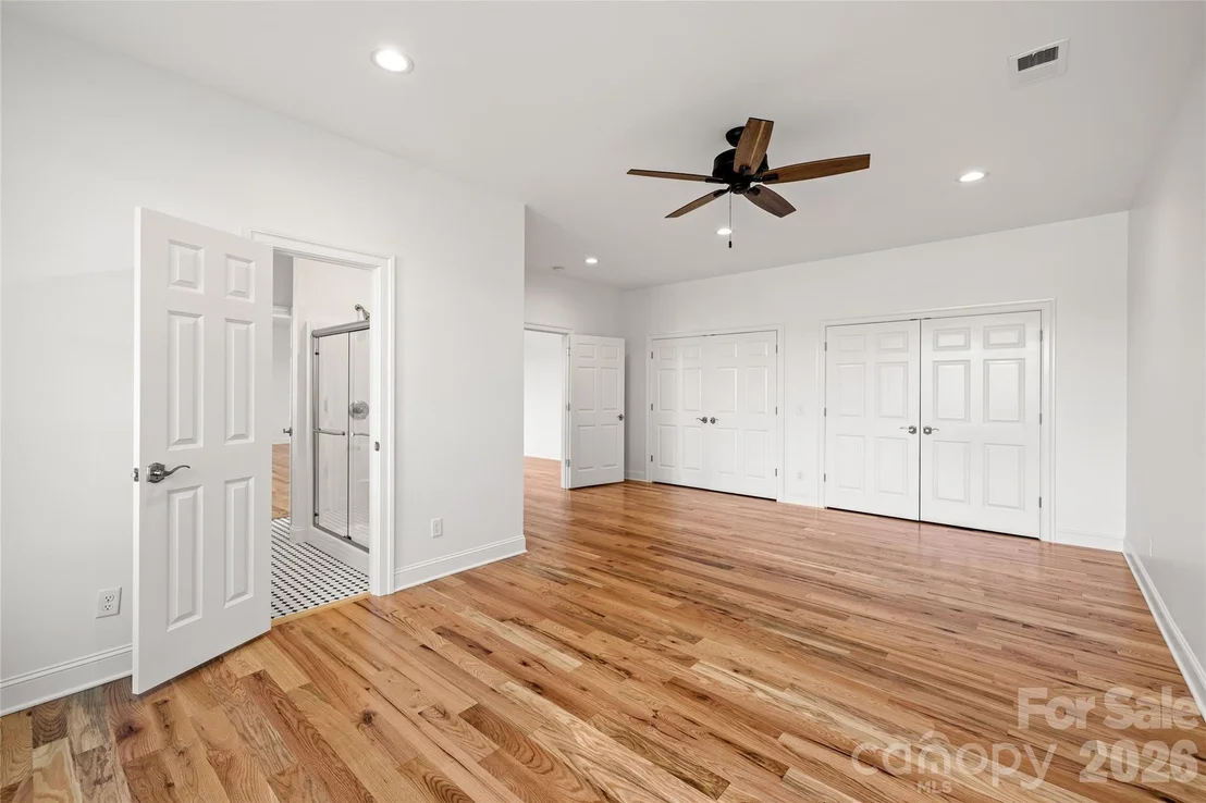 Photo of 490 Mapleton Lane