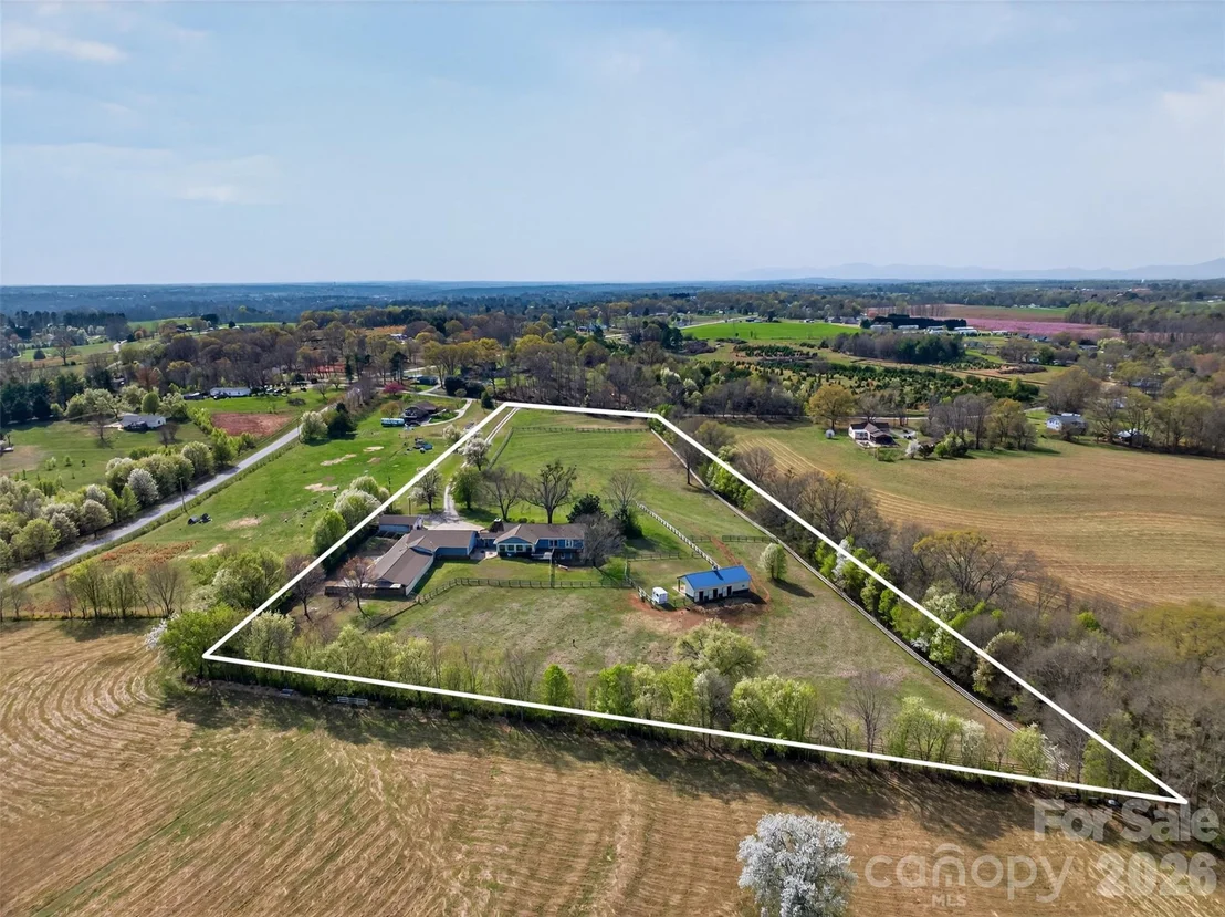 Photo of 341 Ridings Road