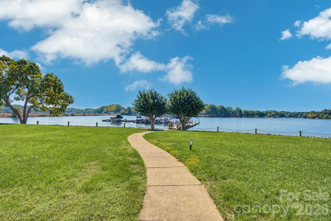 Photo of 1338 Torrence Circle