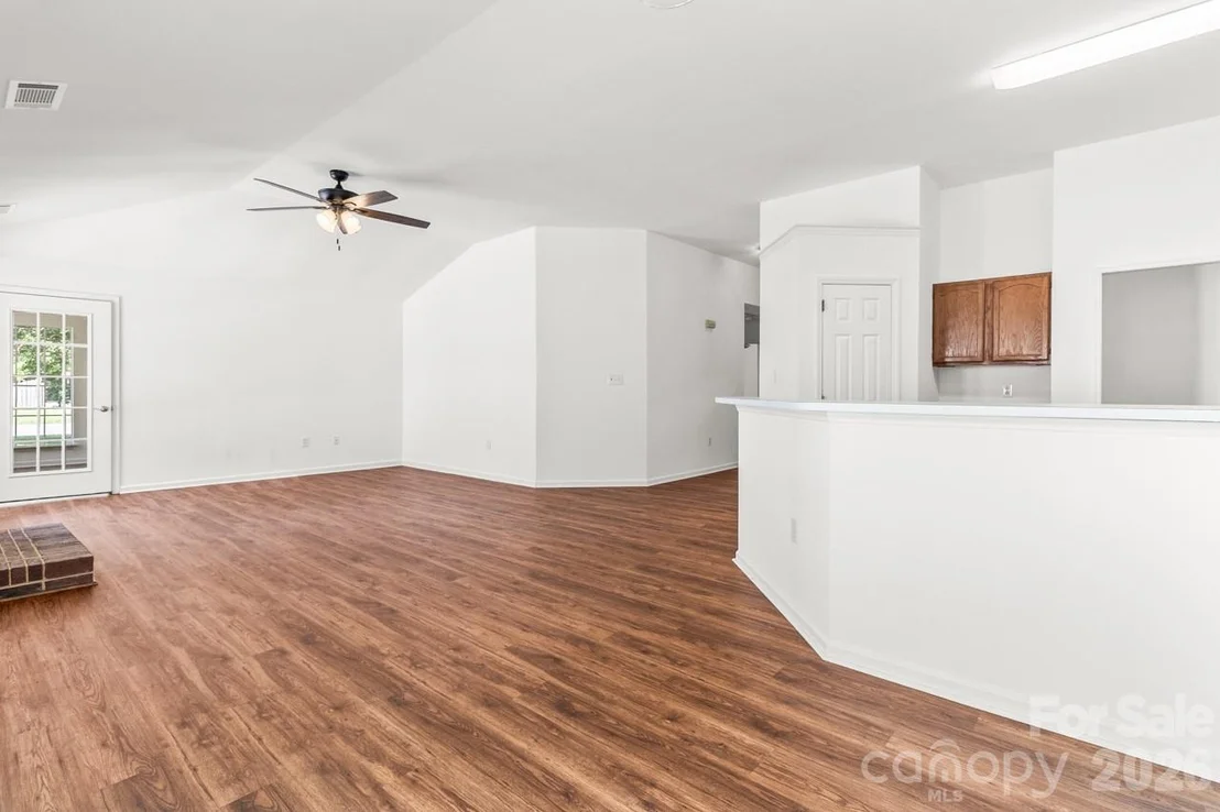 Photo of 739 Oakbluff Circle