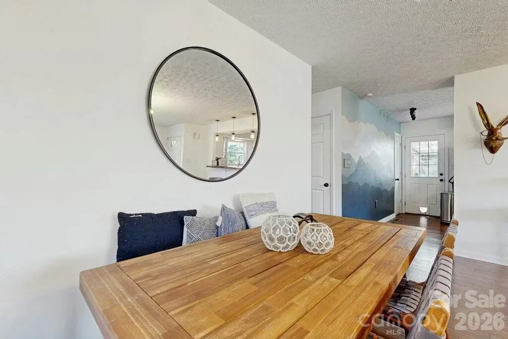 Photo of 121 Oak Terrace