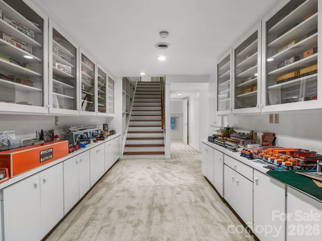 Photo of 140 Meadowlark Drive