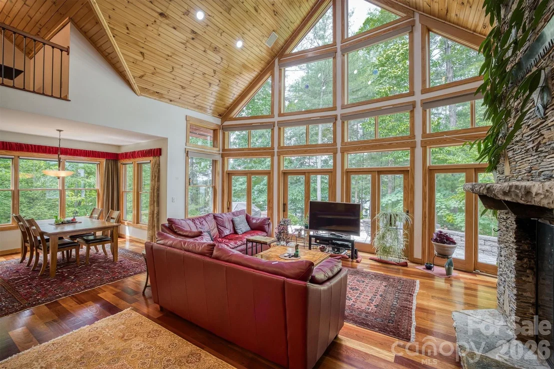 Photo of 5162 Beech Bluff Drive