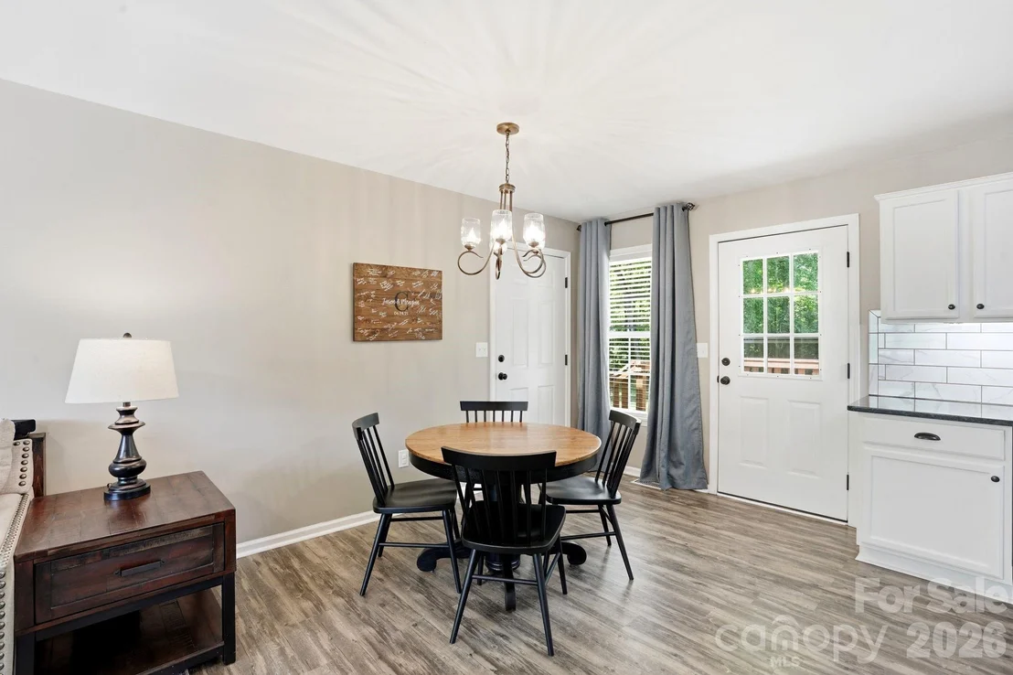 Photo of 142 Sam Bailes Boulevard