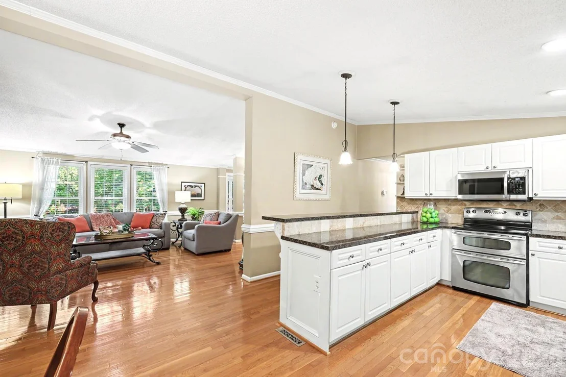 Photo of 10112 Idlewild Road