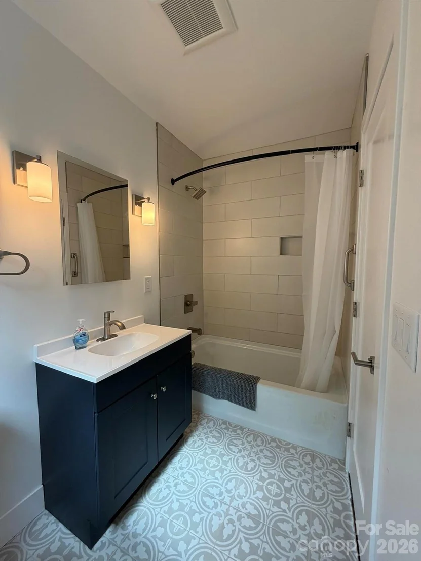 Photo of 70 Knobby Lane