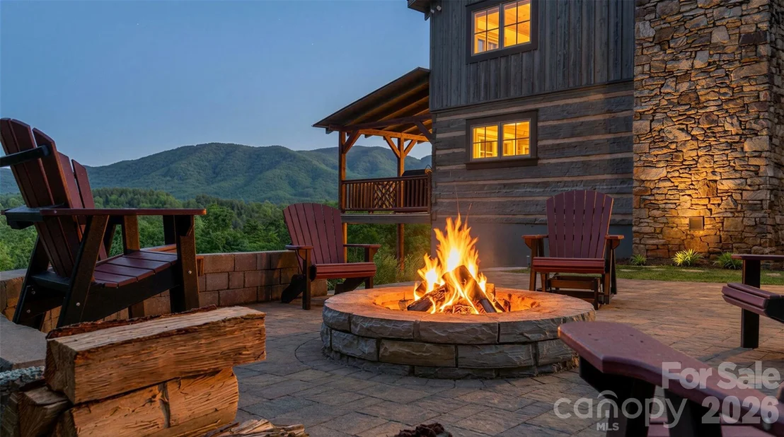Photo of 723 N Highland Road