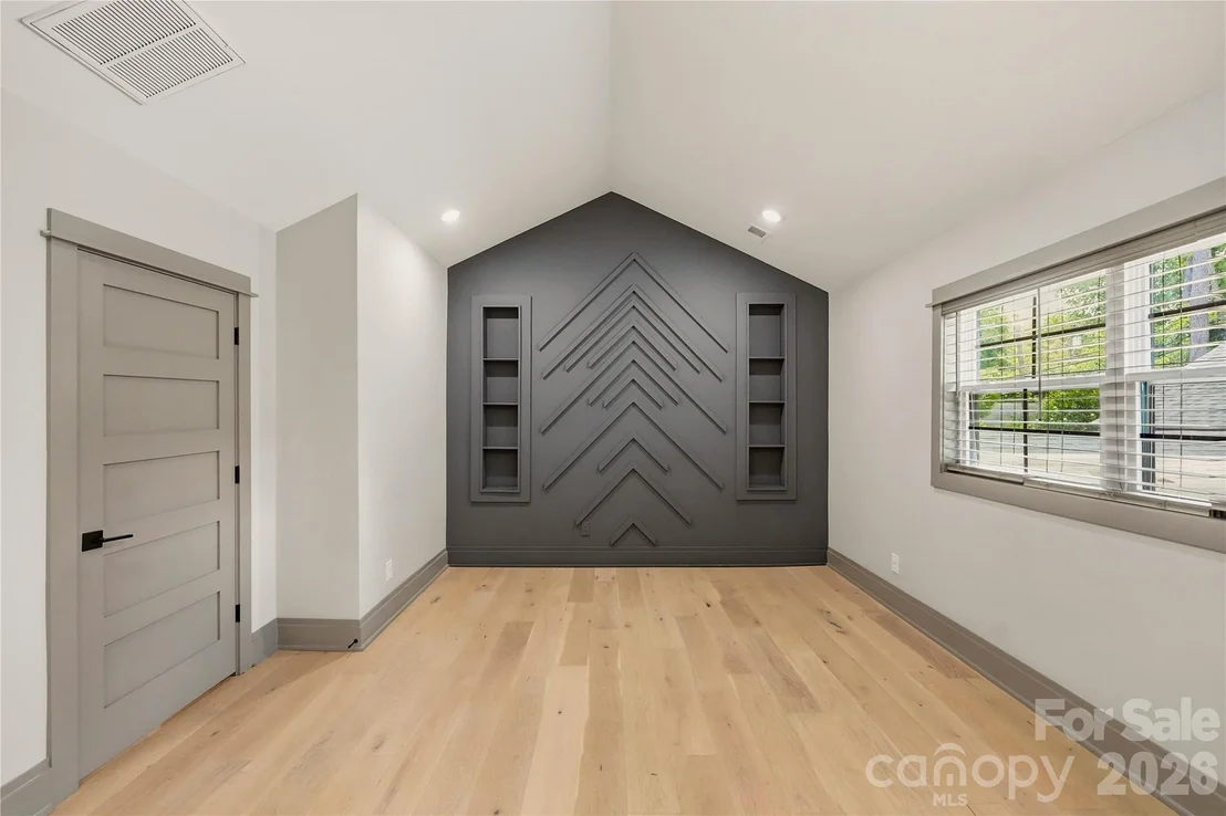 Photo of 2919 Colony Road