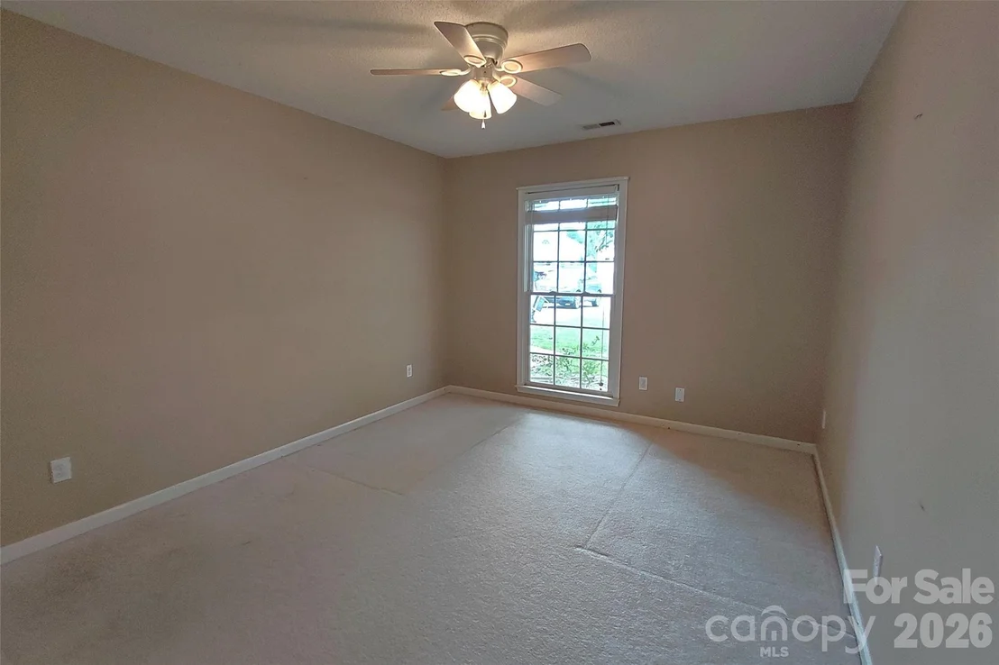 Photo of 1016 Thorncrest Drive