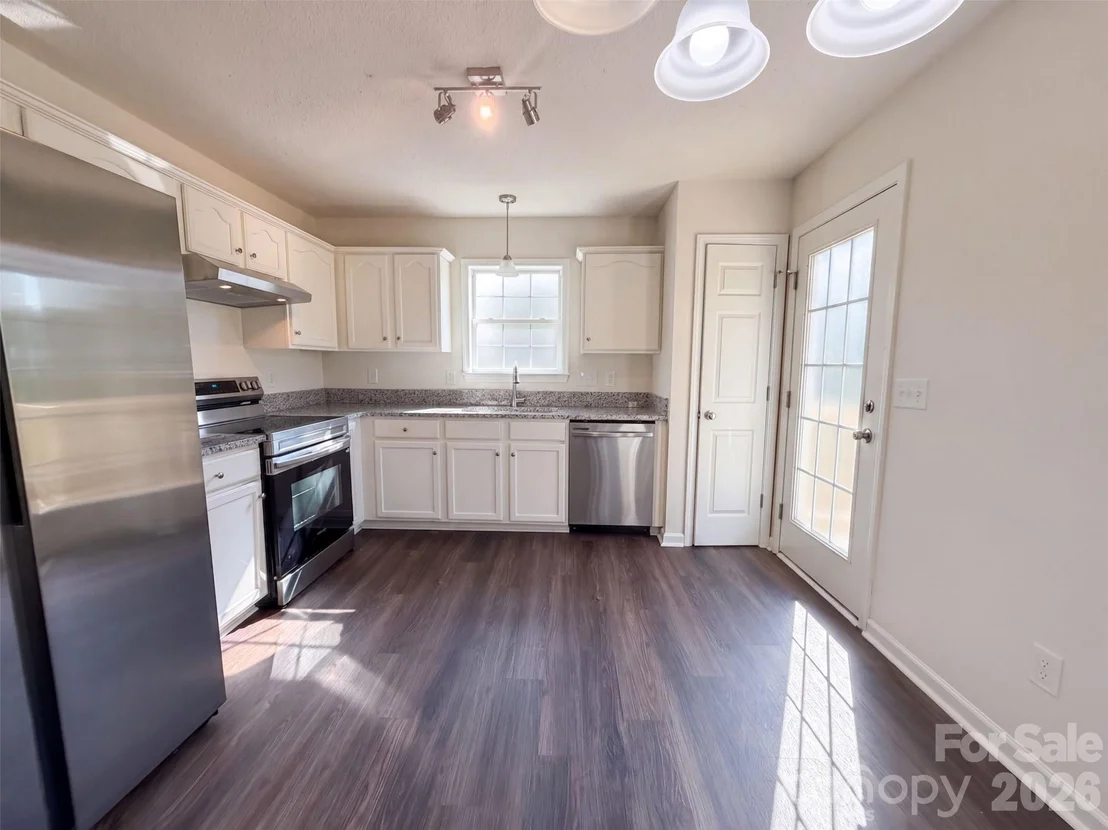 Photo of 1667 Oakview Way