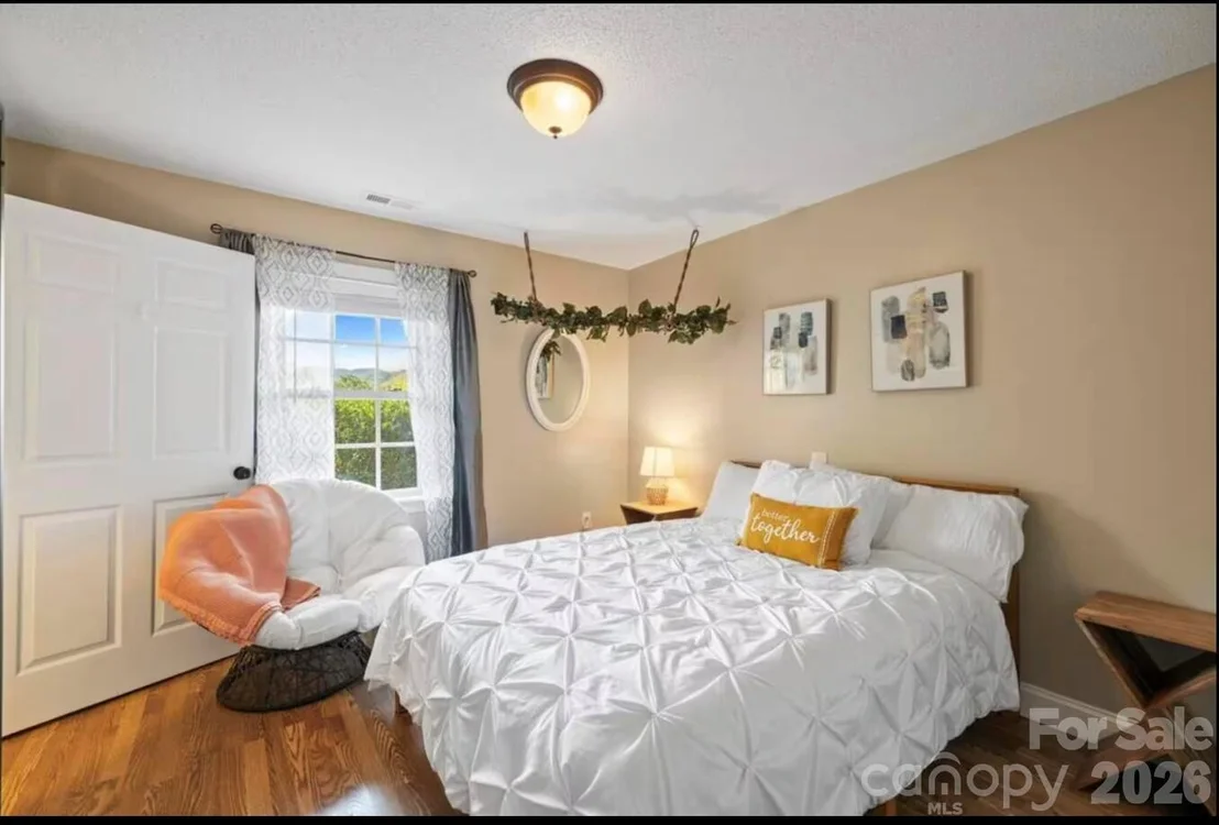 Photo of 29 Miranda Knoll