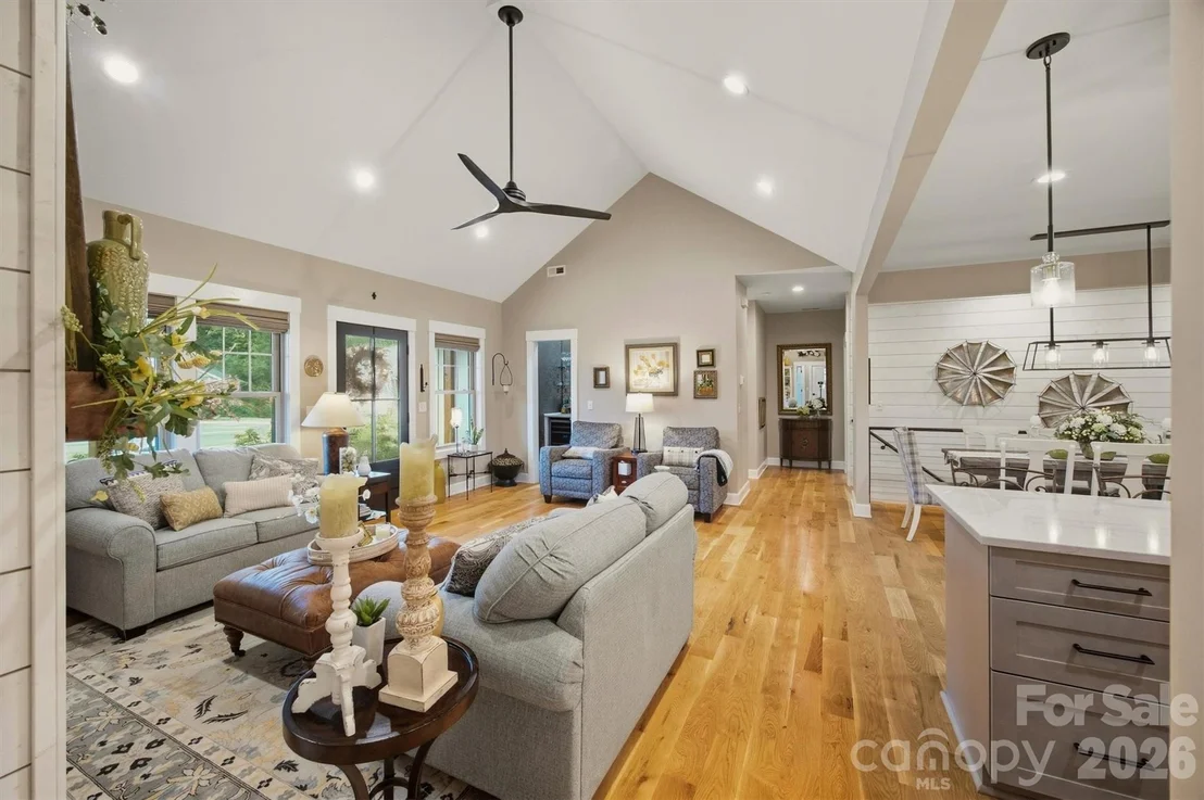 Photo of 124 Beechmont Drive