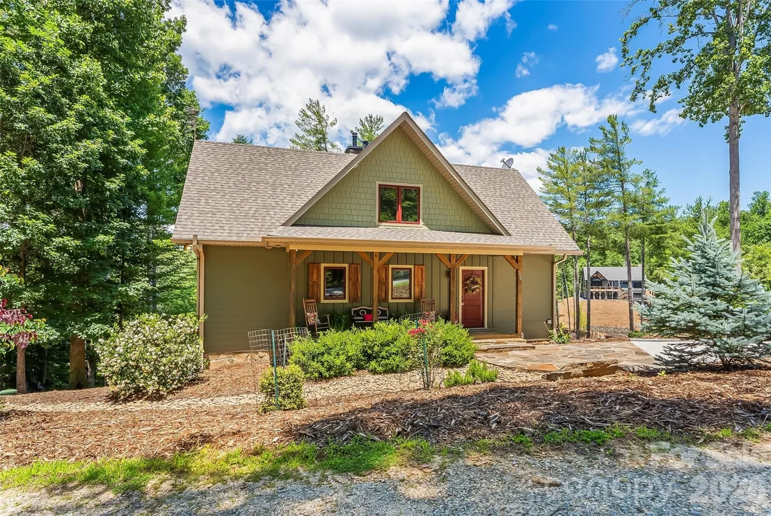Photo of 590 Larkhaven Drive
